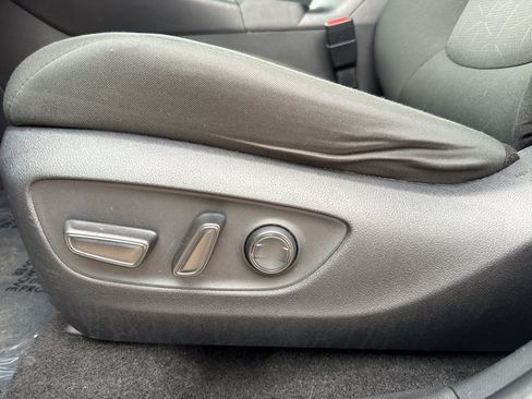 Used 2024 Toyota RAV4 XLE FWD image 10