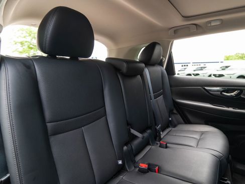 Used 2020 Nissan Rogue SL w/ Premium Package AWD/4WD image 38