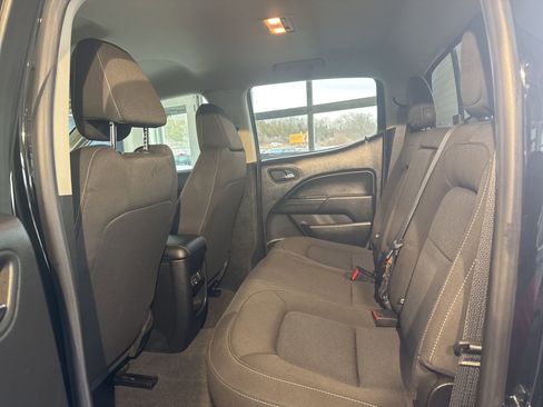 Used 2022 Chevrolet Colorado LT w/ LT Convenience Package image 13