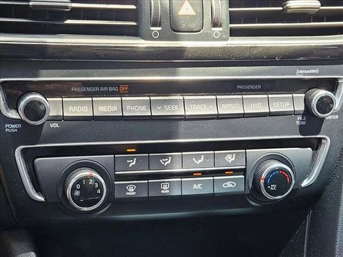 Used 2018 Kia Optima S w/ 18" Alloy Wheels Package image 11