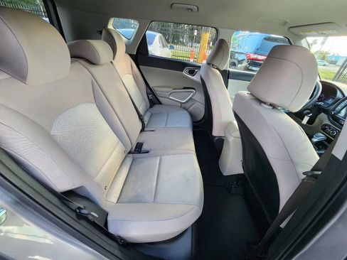 Used 2022 Kia Soul LX image 19