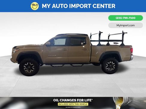 Used 2017 Toyota Tacoma TRD Off-Road w/ Tow Package image 4