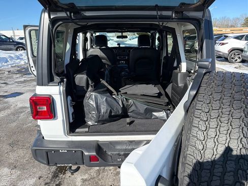 Used 2020 Jeep Wrangler Unlimited Sahara w/ LED Lighting Group image 24