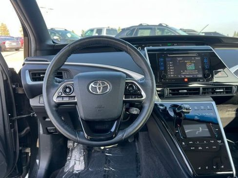 Used 2017 Toyota Mirai image 13