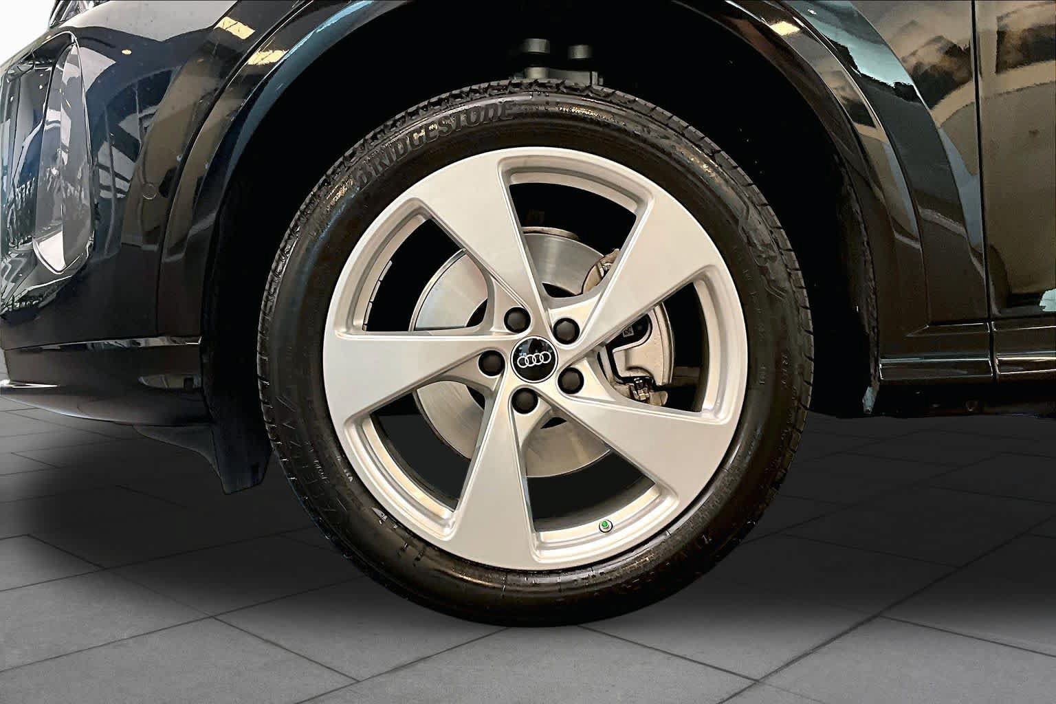 Certified 2025 Audi Q5 Premium Plus AWD/4WD image 11