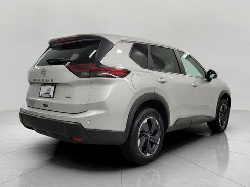 Used 2025 Nissan Rogue SV image 18