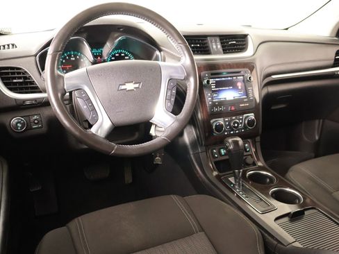 Used 2016 Chevrolet Traverse LT w/ Traveler's Package FWD image 2