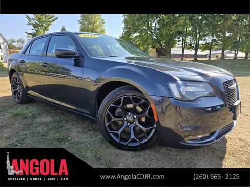 Used 2019 Chrysler 300 S image 1