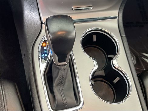 Used 2022 Jeep Grand Cherokee Laredo X image 17