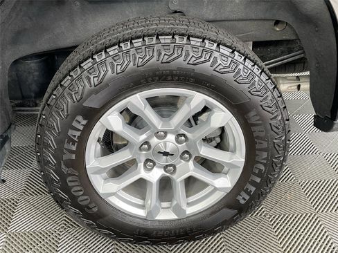 Used 2025 Chevrolet Silverado 1500 RST AWD/4WD image 34
