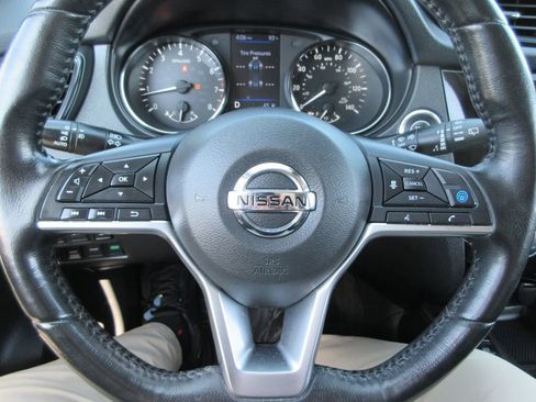 Used 2018 Nissan Rogue SL w/ Premium Package AWD/4WD image 24