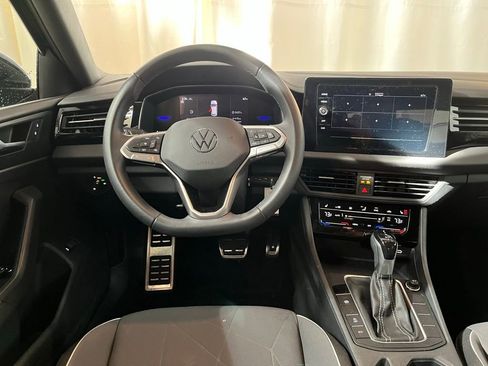 Certified 2025 Volkswagen Jetta Sport image 20