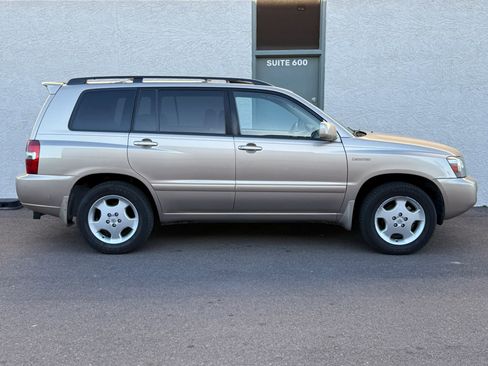 Used 2004 Toyota Highlander 4WD V6 image 7
