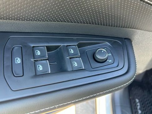 New 2026 Volkswagen Atlas SE image 51