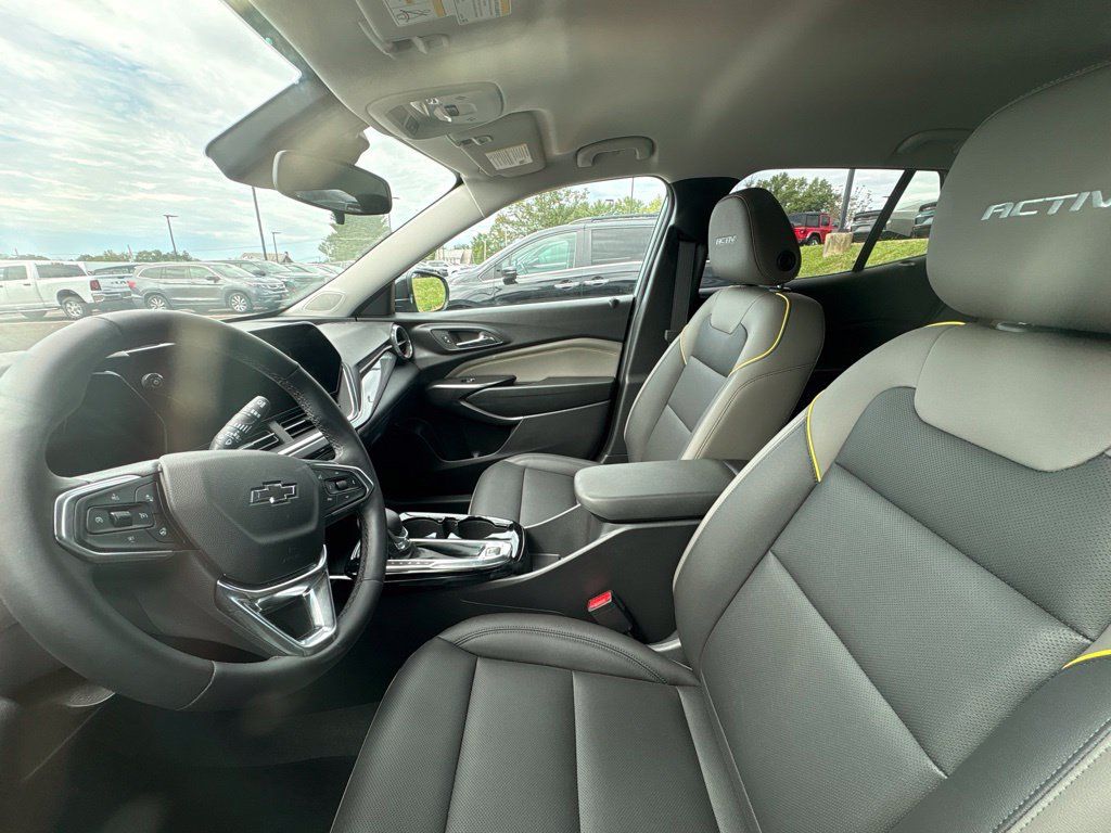 Used 2026 Chevrolet Trax ACTIV w/ Driver Confidence Package FWD image 5