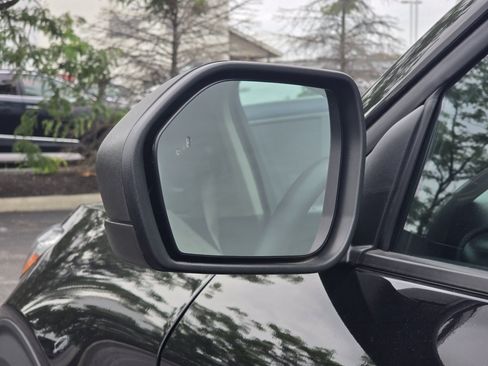 Used 2023 Ford Explorer 4WD image 24