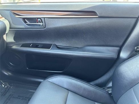 Used 2018 Lexus ES 350 w/ Premier Package image 22