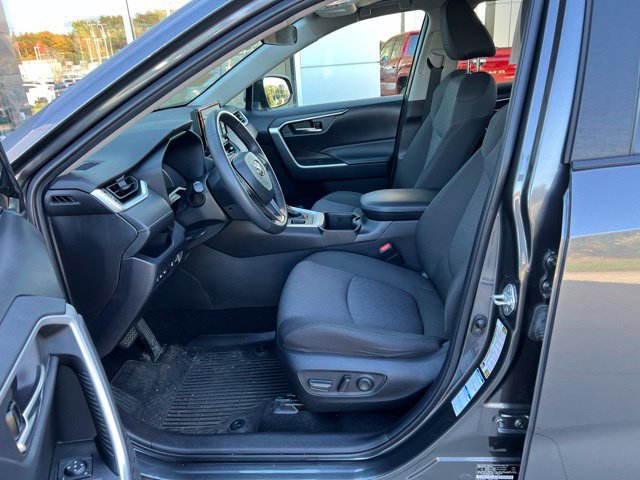 Used 2022 Toyota RAV4 XLE w/ Convenience Package AWD/4WD image 25