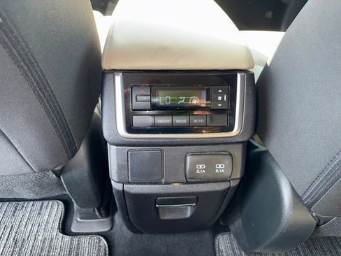 Used 2021 Subaru Ascent Premium w/ Convenience Package AWD/4WD image 21