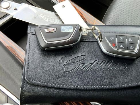 Used 2021 Cadillac Escalade ESV Premium Luxury w/ Driver Assist Tech Package AWD/4WD image 10