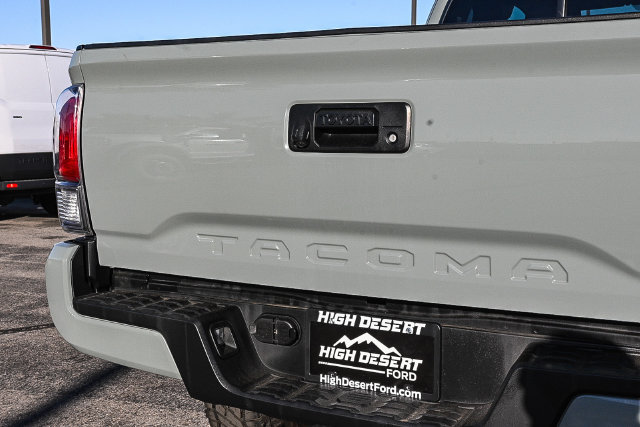 Used 2022 Toyota Tacoma TRD Sport w/ TRD Premium Sport Package RWD image 11