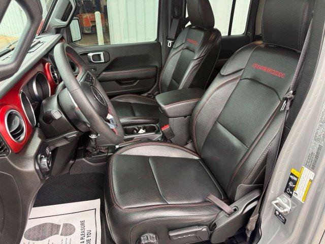 Used 2023 Jeep Gladiator Rubicon w/ Cold Weather Group AWD/4WD image 6