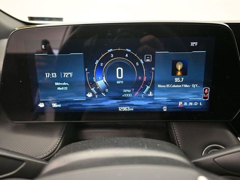 Used 2025 Chevrolet Equinox LT w/ Safety and Technology Package image 11