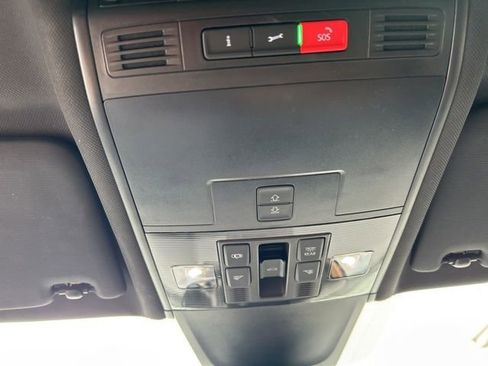 Used 2022 Volkswagen Tiguan SEL R-Line image 27