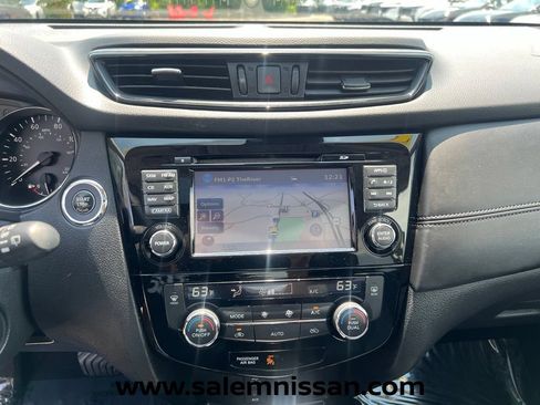 Used 2017 Nissan Rogue SL w/ SL Premium Package AWD/4WD image 11