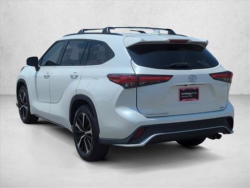 Used 2021 Toyota Highlander XSE FWD image 5
