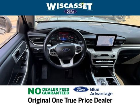 Certified 2022 Ford Explorer XLT w/ Equipment Group 202A image 7
