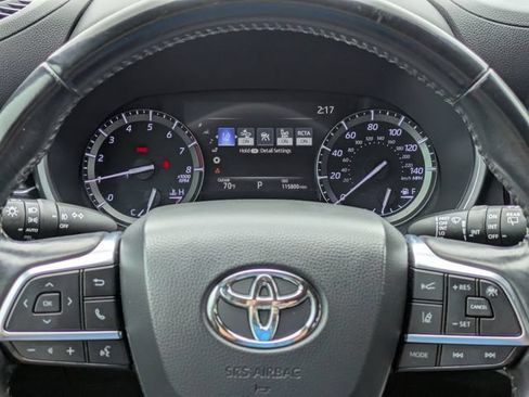 Used 2021 Toyota Highlander XSE FWD image 28