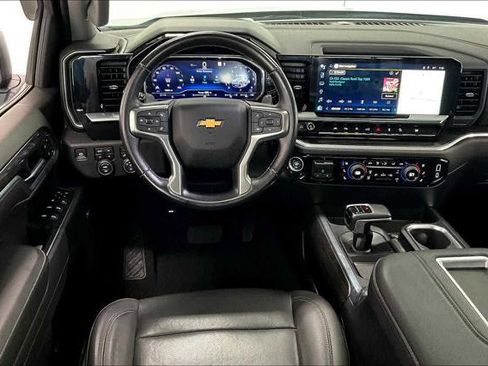 Used 2022 Chevrolet Silverado 1500 LTZ w/ LTZ Convenience Package II AWD/4WD image 12