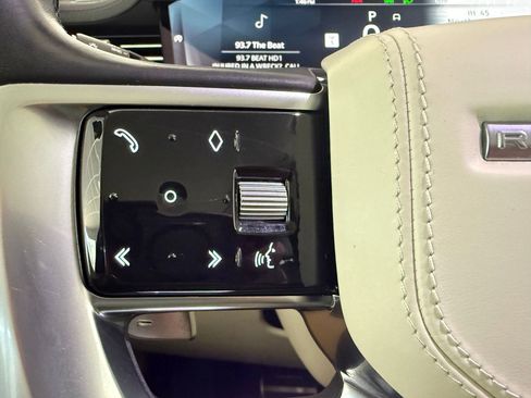 Used 2023 Land Rover Range Rover SE image 16