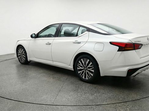 Used 2025 Nissan Altima 2.5 SV image 6