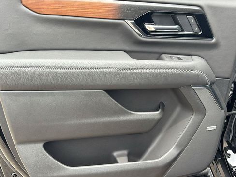 New 2026 GMC Yukon XL Denali w/ Denali Reserve Package RWD image 18