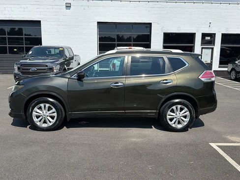 Used 2015 Nissan Rogue SV w/ SV Family Package AWD/4WD image 4