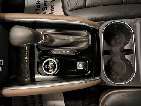 Certified 2025 GMC Canyon Denali AWD/4WD image 24
