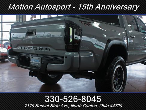 Used 2021 Toyota Tacoma TRD Off-Road image 10