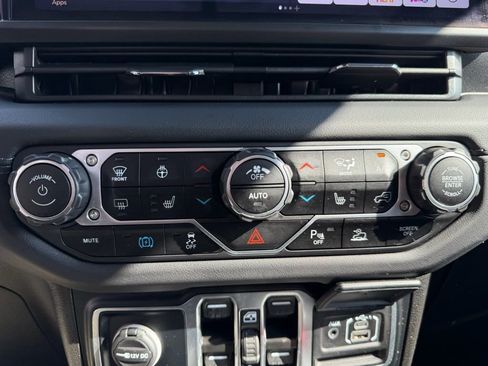 Used 2024 Jeep Wrangler Unlimited Sahara w/ Safety Group image 26