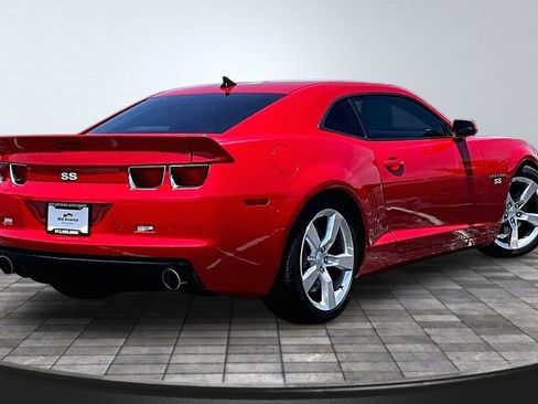 Used 2010 Chevrolet Camaro SS w/ RS Package RWD image 2