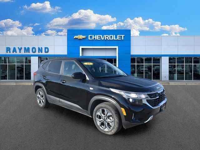 Used 2025 Kia Seltos LX AWD/4WD image 1