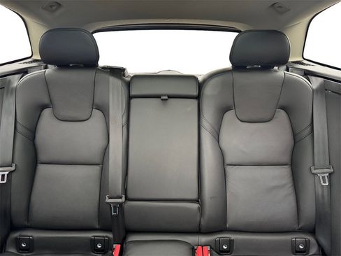 Certified 2025 Volvo XC60 B5 Plus image 21
