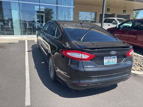 Used 2014 Ford Fusion Titanium FWD image 3