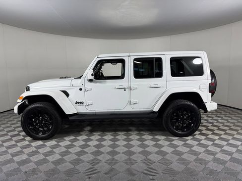 Used 2021 Jeep Wrangler Unlimited Sahara AWD/4WD image 11