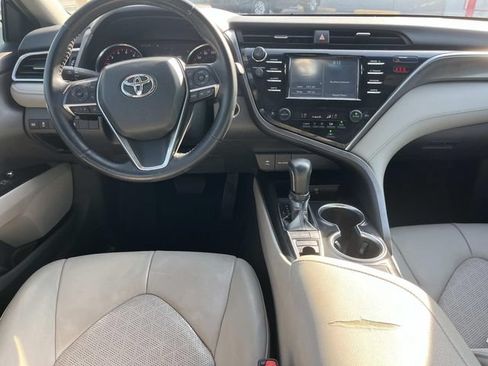 Used 2018 Toyota Camry XSE FWD image 13