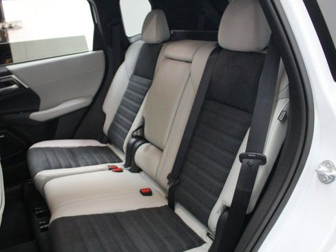 New 2026 Mitsubishi Outlander SE image 25