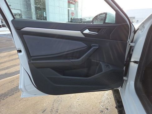 Used 2025 Volkswagen Jetta SE image 10