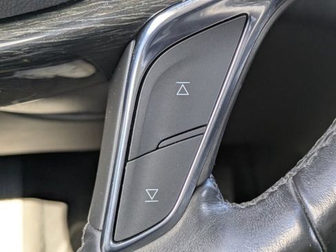 Used 2020 Cadillac XT5 Premium Luxury image 35