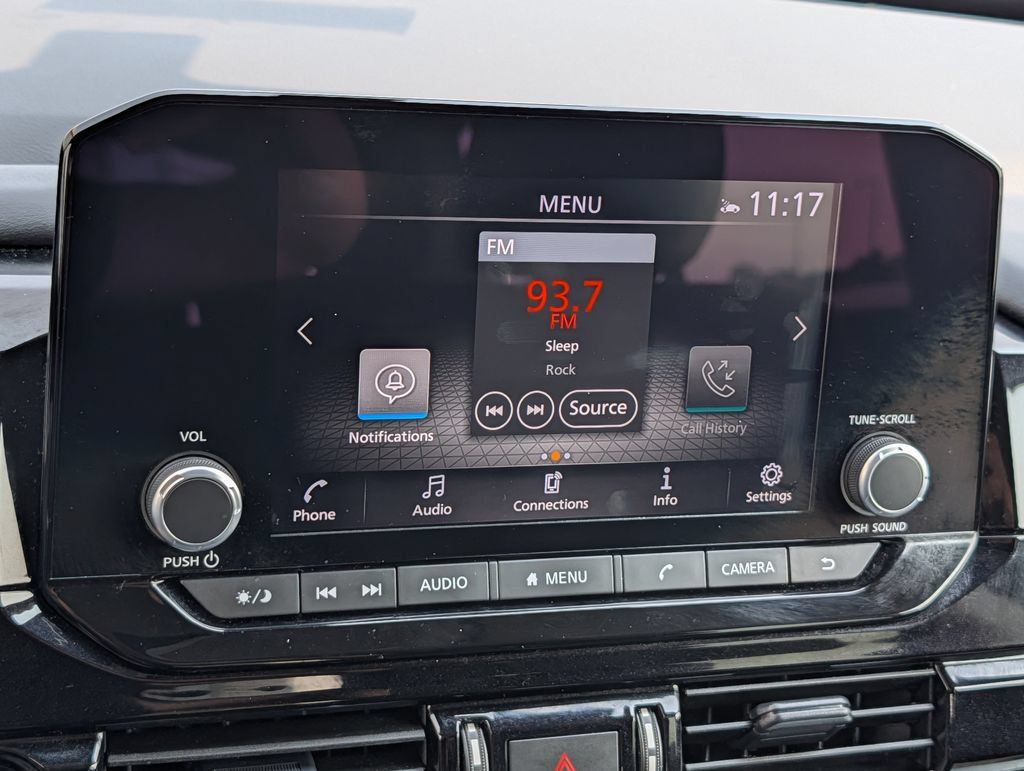 Used 2025 Nissan Pathfinder SV AWD/4WD image 22